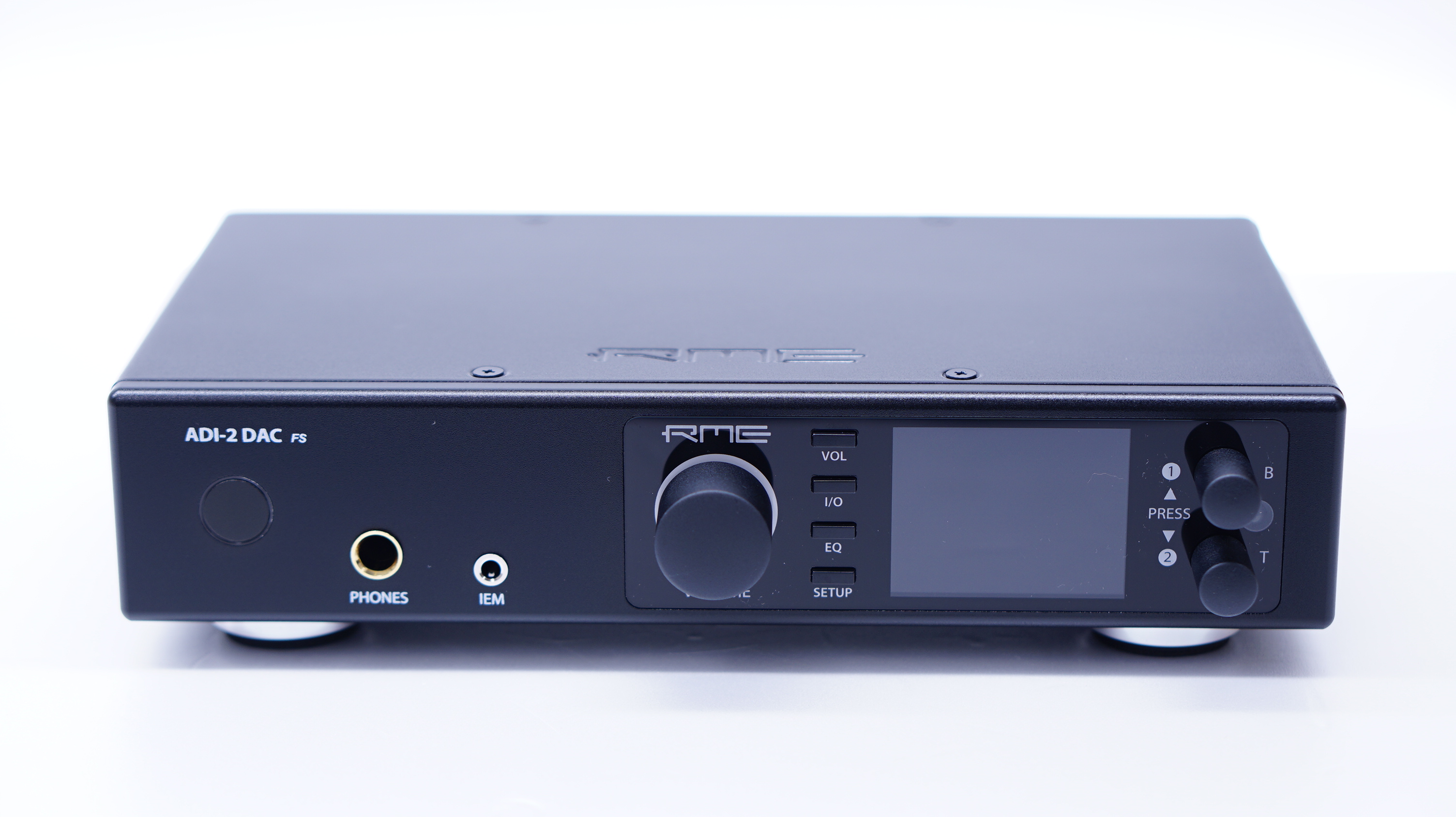 RME ADI-2 DAC FSヘッドホンアンブ