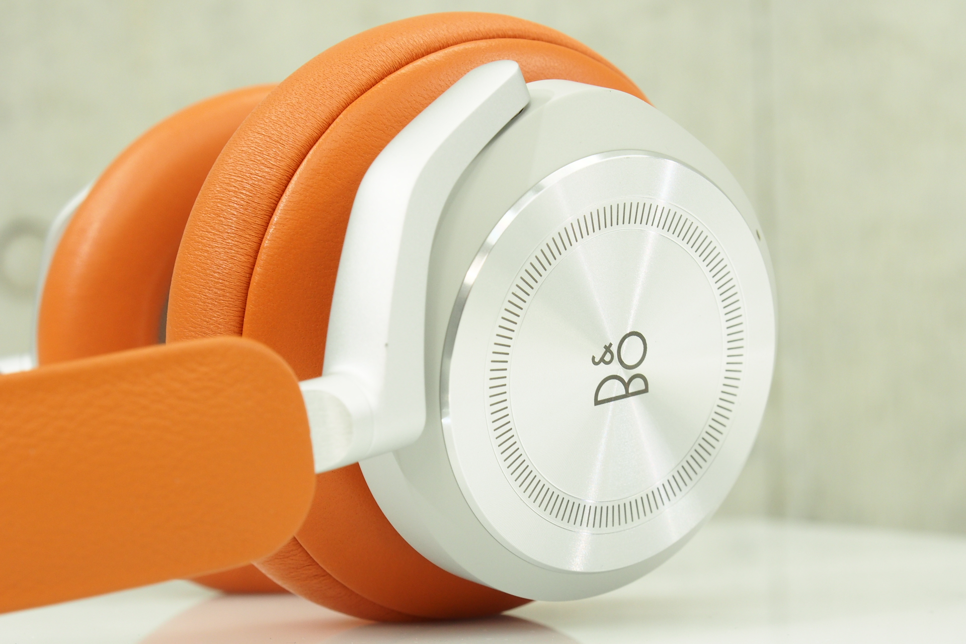 Beoplay HX B&O  ワイヤレスヘッドホンTimber  美品