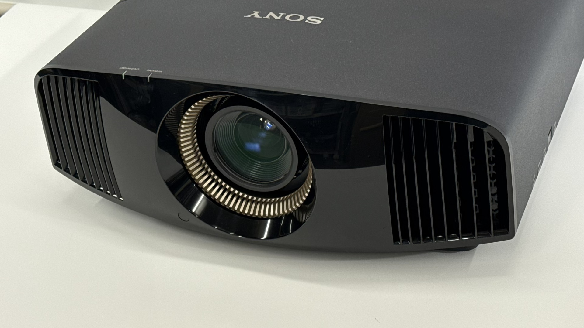 アバックWEB-SHOP / 【中古】SONY VPL-VW515-特【コード10-100720