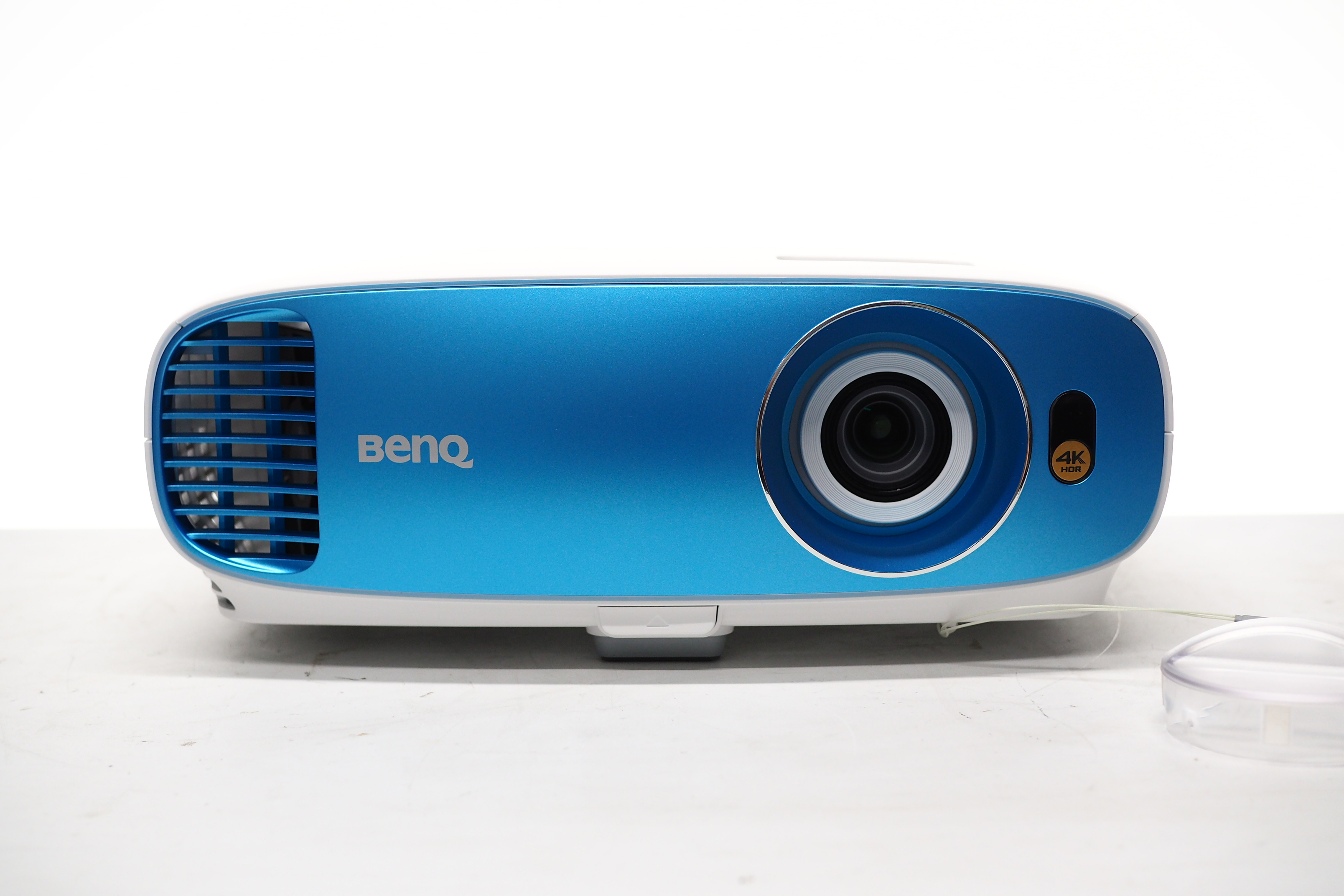 BenQ プロジェクター 4K(UHD) 3000lm TK800M