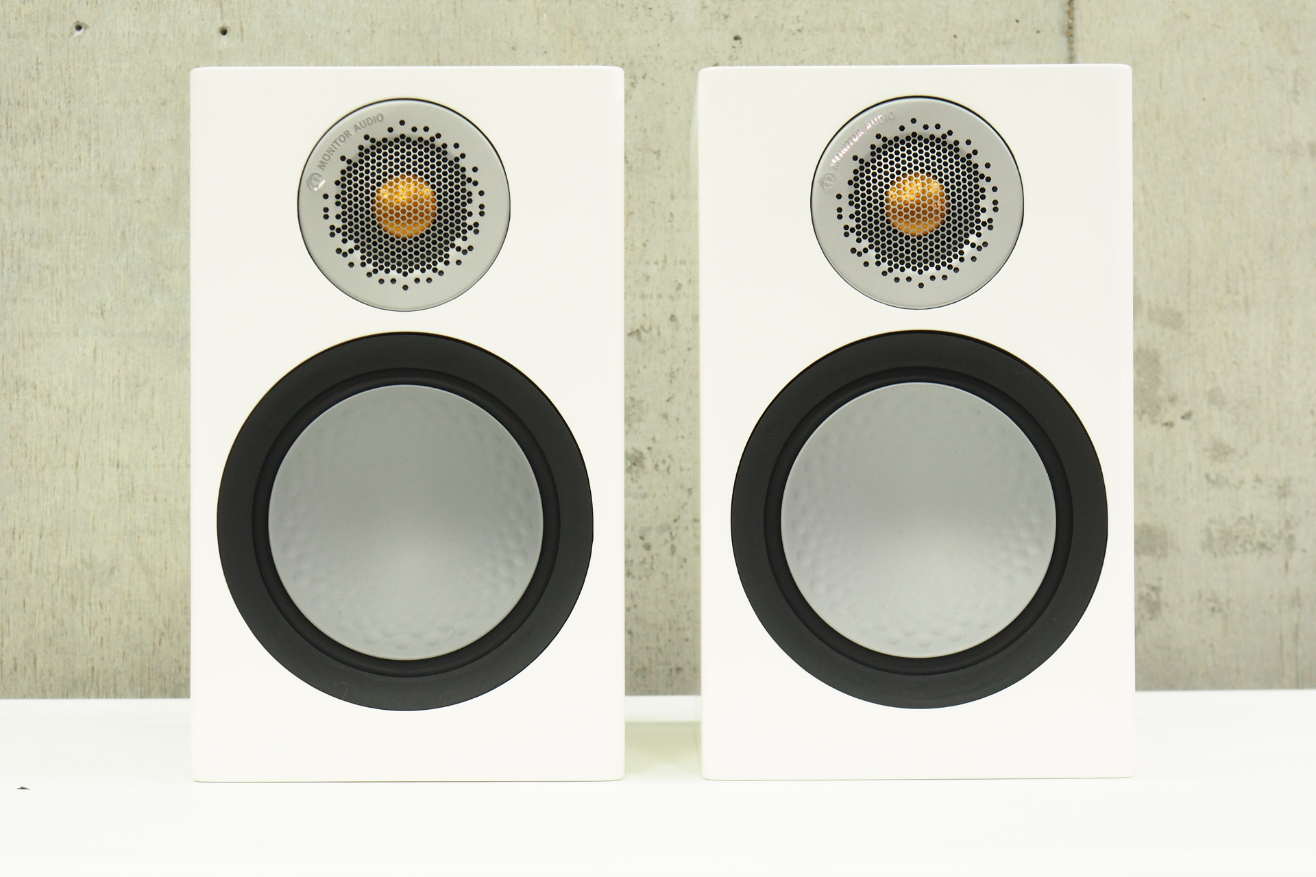 は自分にプチご褒美を アバックWEB-SHOP / 【中古】MONITOR AUDIO Silver 50(SW スピーカー・ウーファー