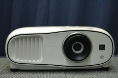 【展示処分品】　EPSON　EH-TW6600　【コード90-00322】