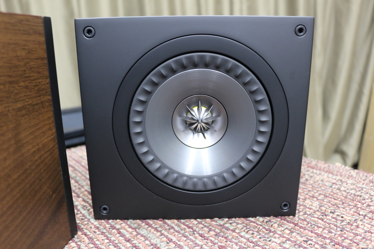 kef q800