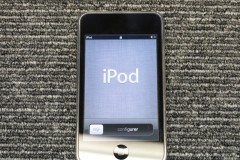 【買取】Apple iPod touch 第3世代 32GB MC008J/A【00-03472】
