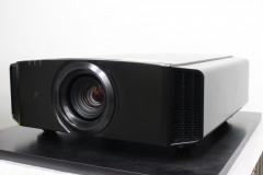 【アウトレット】JVC DLA-X590R(B)【コード90-00756】