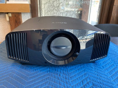 【展示処分品】SONY VPL-VW255(B)【コード95-00118】