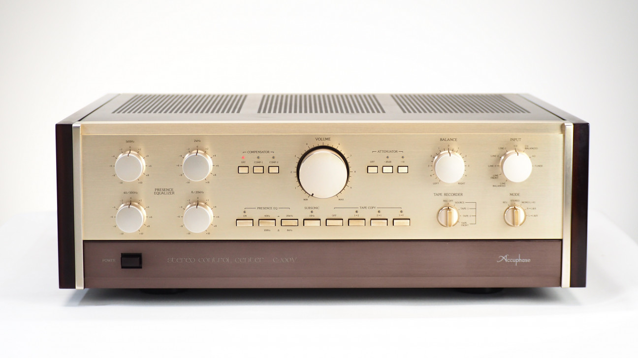 即日発送 Accuphase アキュフェーズ C-200V アンプ sushitai.com.mx