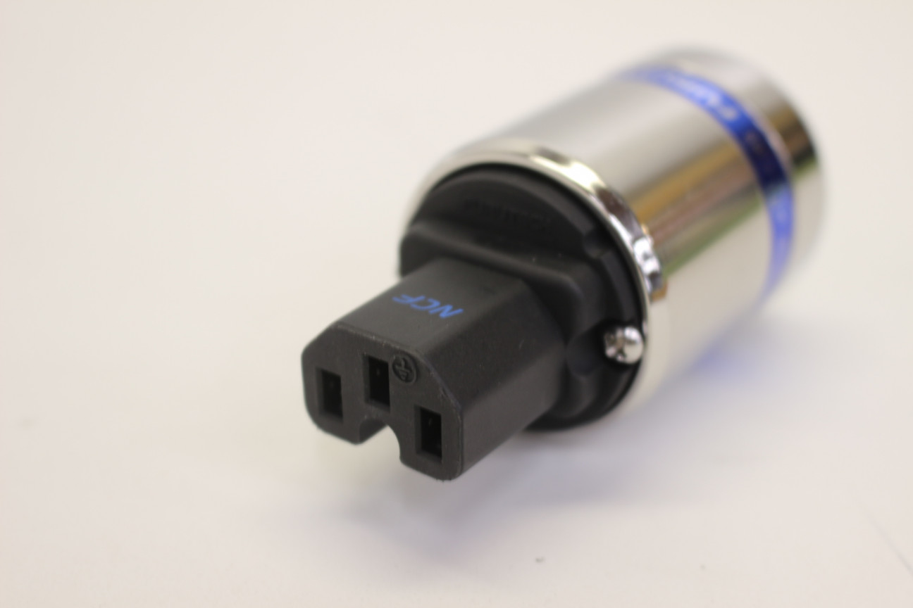 SALE／90%OFF】 フルテック 《ハイエンドグレード》3P電源プラグ銀メッキメッキ 15A 125V AC FURUTECH FI-48M-NCF  Ag