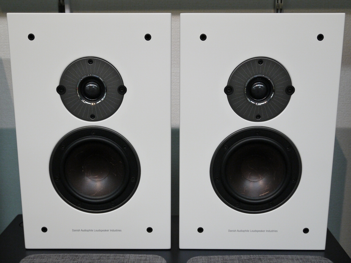 イーベストダリ DALI OBERON ONWALL BA ブラックアッシュ オンウォール スピーカー 2台1組 【正規品直輸入】 ダリ(DALI) OBERON ONWALL BA(ブラックアッシュ) オンウォール・スピーカー 2台1組
