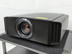 【展示処分品】JVC DLA-X590R(B)【コード05-00771】